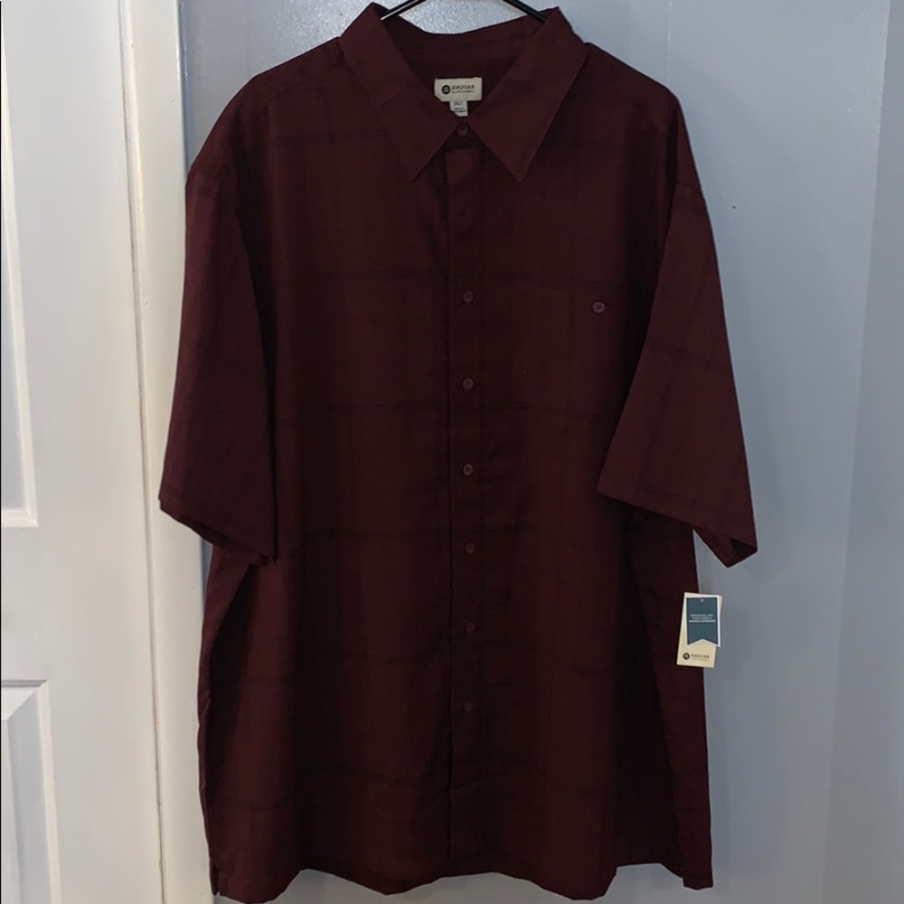 Men’s maroon and black checkered shirt